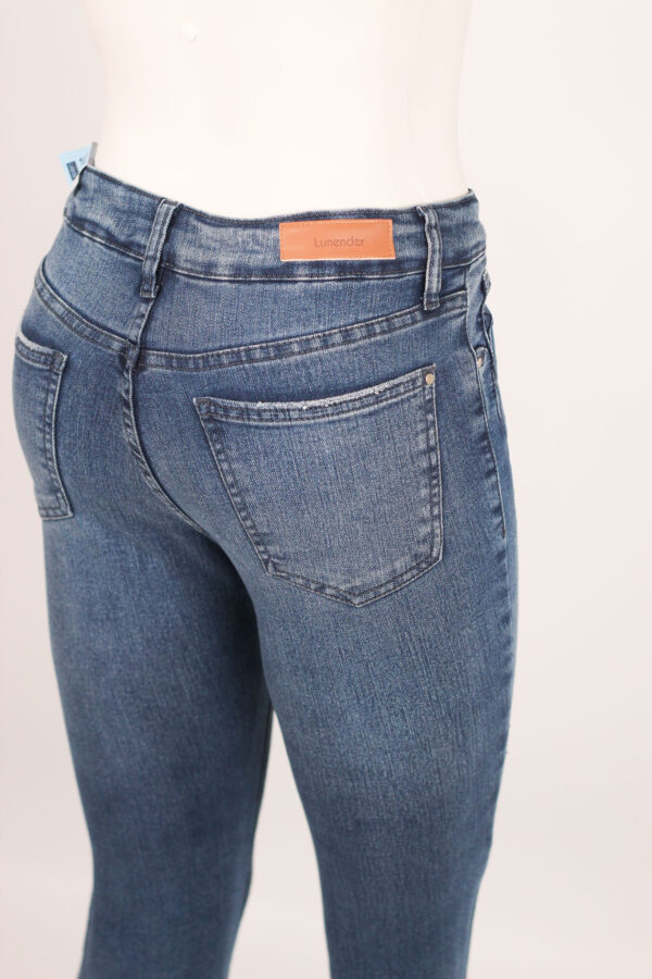 Calça Feminina Jeans com Elastano Lunender - Image 3