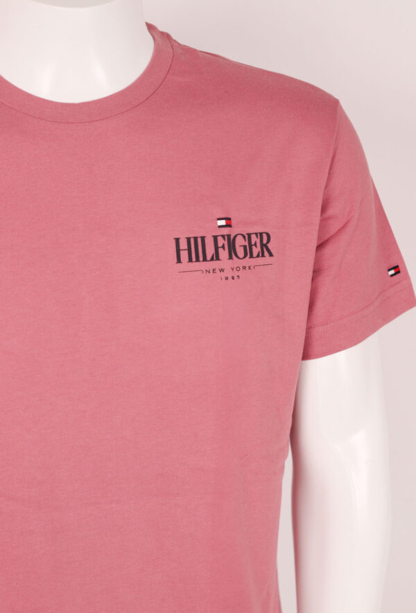 Camiseta masculina Tommy Hilfiger Stack Tee - Image 4